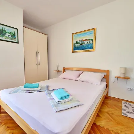 Jelka-3 By Interhome