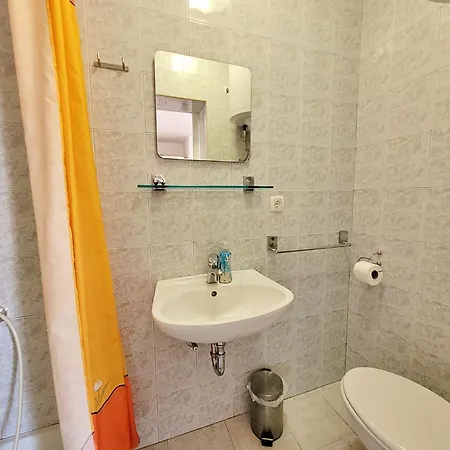 Jelka-3 By Interhome טרסטניק